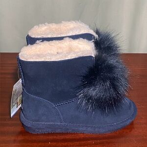 Bearpaw Libby NeverWet Cow Suede Faux fur Pom Pom Boots Women’S 5 NWT